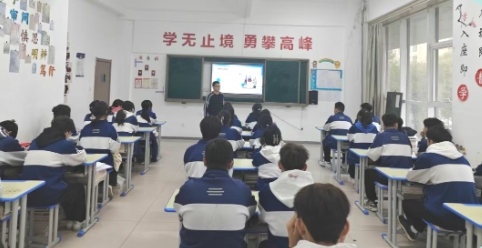 成长加油站・你说我听 | 班会：学生成长的“多维能量站”