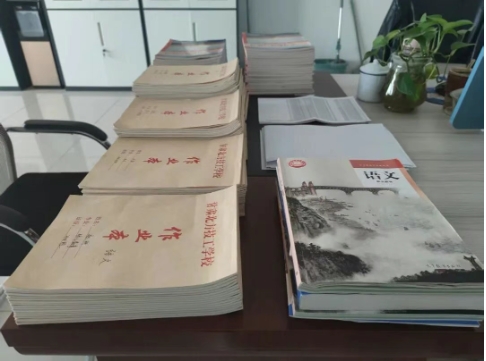 校园文字拼图 · 讲台边语 | 以文化为翼，伴成长同行
