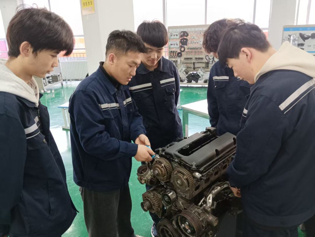 校园文字拼图・讲台边语 | 扳手与青春的交响